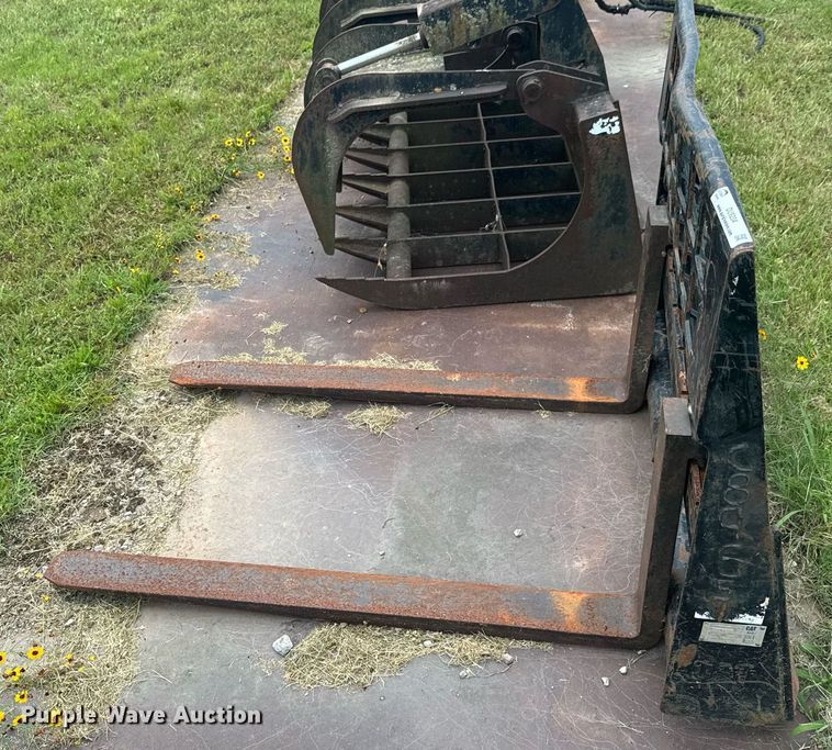 image for item DU9204 Caterpillar 351-9371 skid steer forks