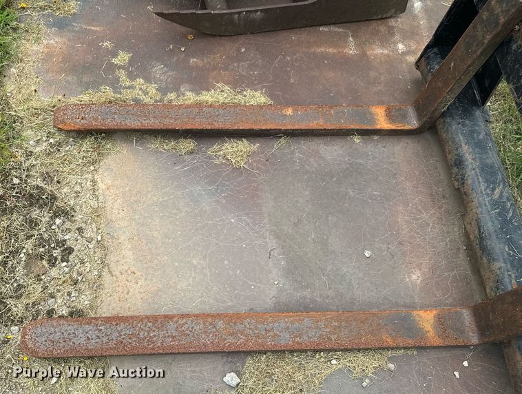 image for item DU9204 Caterpillar 351-9371 skid steer forks