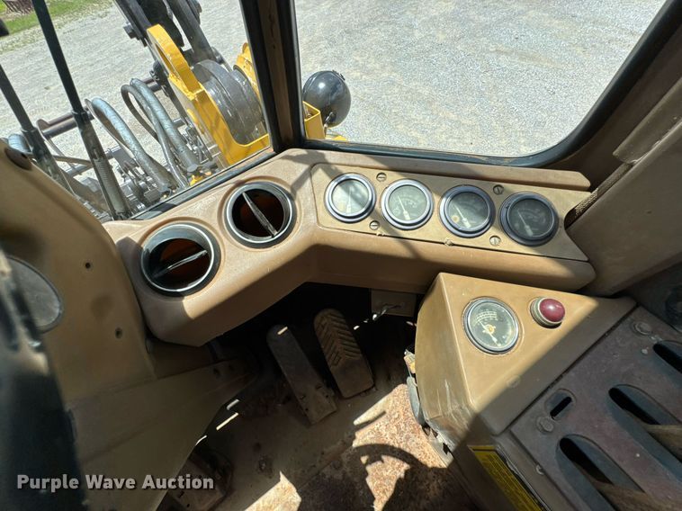 image for item DU9205 1988 Caterpillar IT18B wheel loader