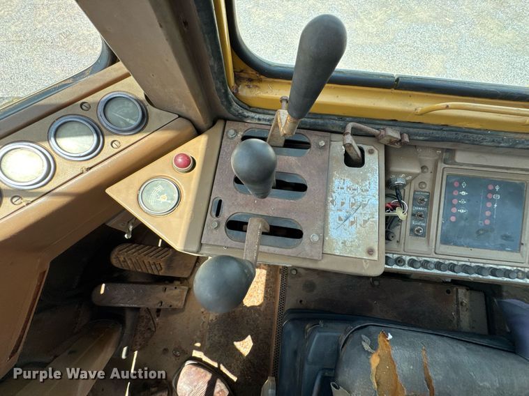 image for item DU9205 1988 Caterpillar IT18B wheel loader