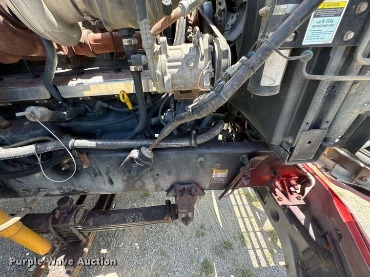 image for item DU9206 2002 Mack CH613 semi truck