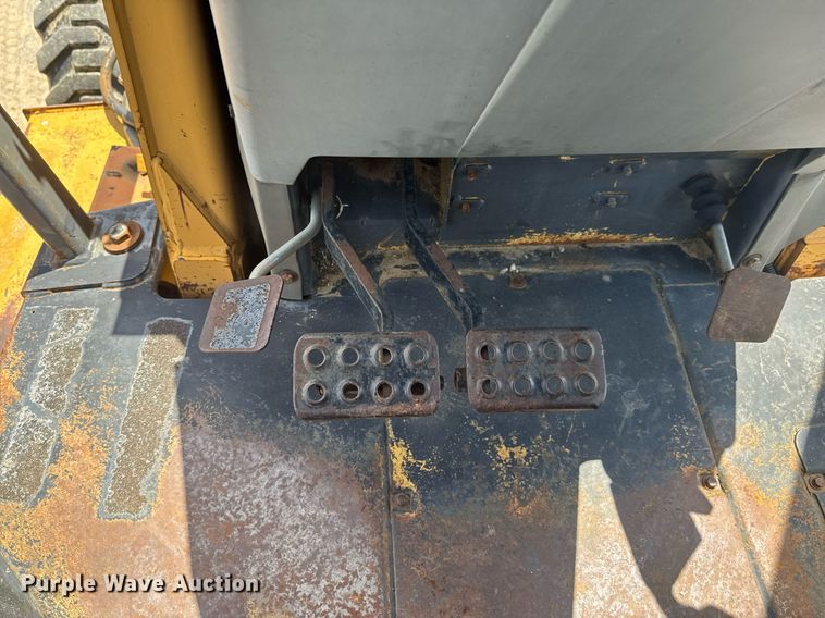 image for item DU9207 1996 Case 580 Super L backhoe