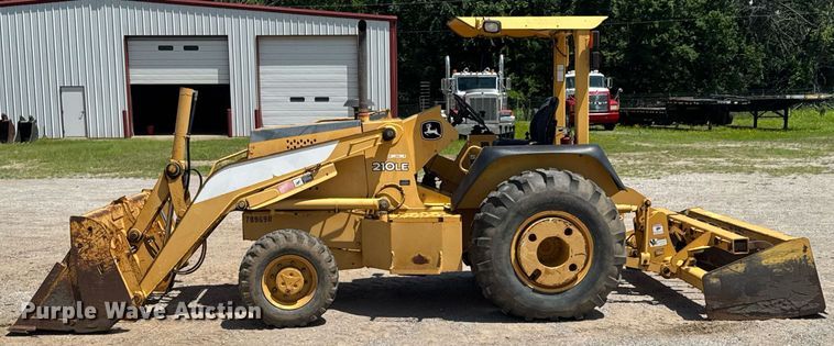 image for item DU9208 2005 John Deere 210LE landscape tractor