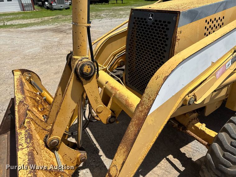 image for item DU9208 2005 John Deere 210LE landscape tractor