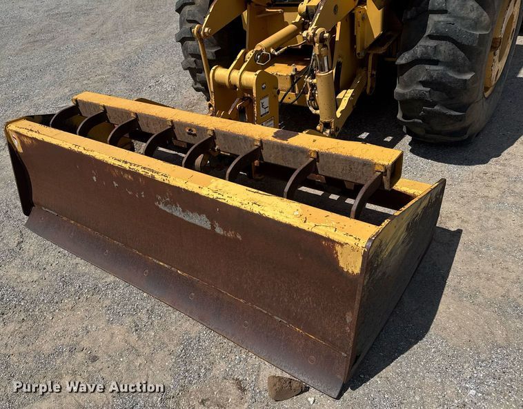 image for item DU9208 2005 John Deere 210LE landscape tractor