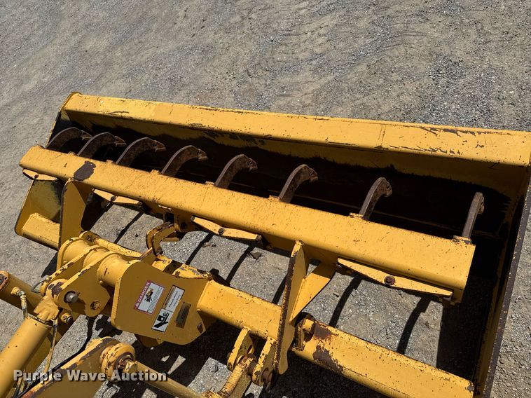 image for item DU9208 2005 John Deere 210LE landscape tractor