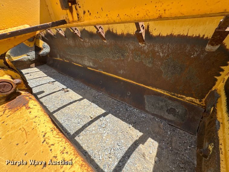 image for item DU9208 2005 John Deere 210LE landscape tractor