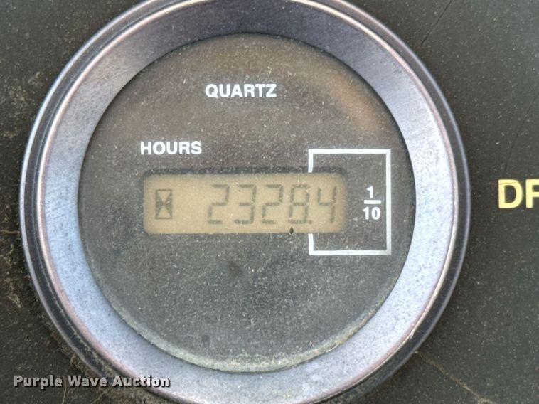 image for item DU9208 2005 John Deere 210LE landscape tractor