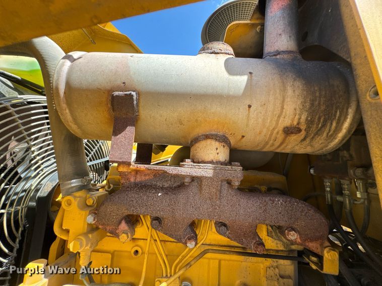 image for item DU9208 2005 John Deere 210LE landscape tractor