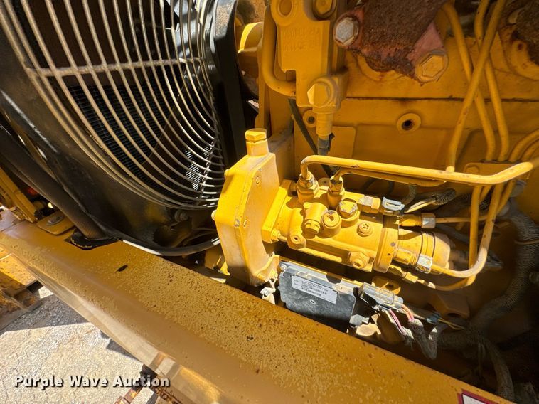 image for item DU9208 2005 John Deere 210LE landscape tractor