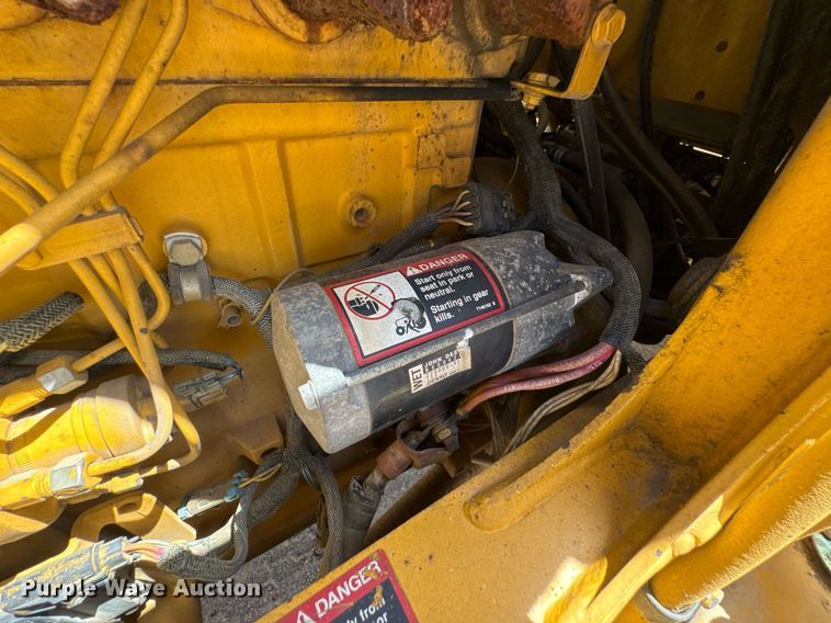 image for item DU9208 2005 John Deere 210LE landscape tractor