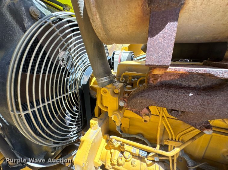 image for item DU9208 2005 John Deere 210LE landscape tractor