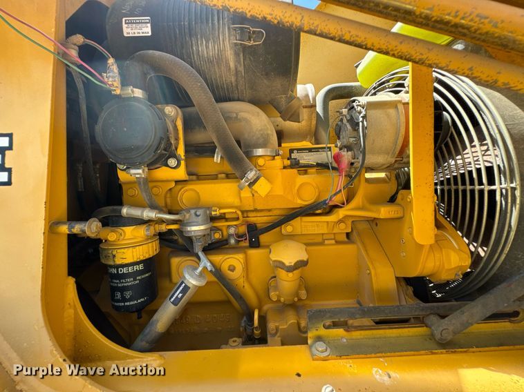 image for item DU9208 2005 John Deere 210LE landscape tractor