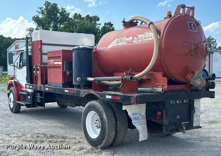 image for item DU9211 2003 Freightliner FL70 hydrovac truck