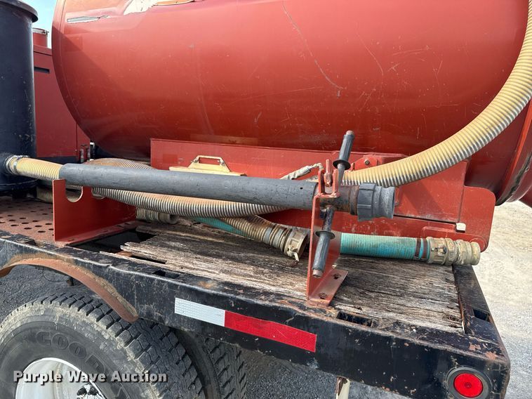 image for item DU9211 2003 Freightliner FL70 hydrovac truck