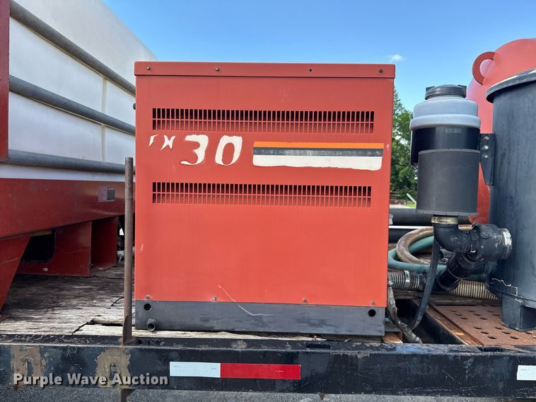 image for item DU9211 2003 Freightliner FL70 hydrovac truck