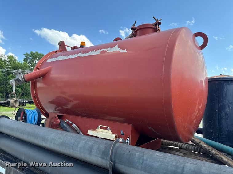 image for item DU9211 2003 Freightliner FL70 hydrovac truck