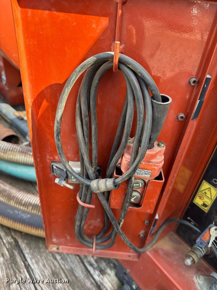 image for item DU9211 2003 Freightliner FL70 hydrovac truck