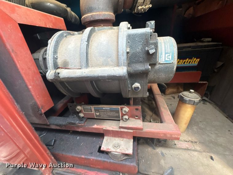 image for item DU9211 2003 Freightliner FL70 hydrovac truck