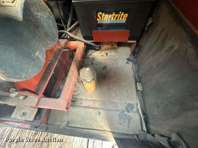 image for item DU9211 2003 Freightliner FL70 hydrovac truck