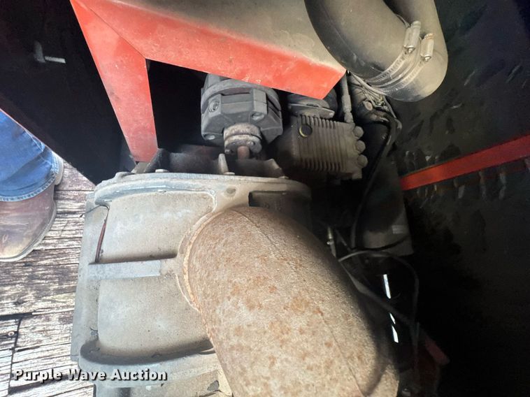 image for item DU9211 2003 Freightliner FL70 hydrovac truck