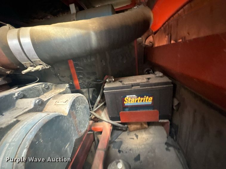 image for item DU9211 2003 Freightliner FL70 hydrovac truck