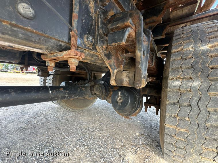 image for item DU9211 2003 Freightliner FL70 hydrovac truck