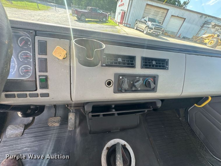 image for item DU9211 2003 Freightliner FL70 hydrovac truck