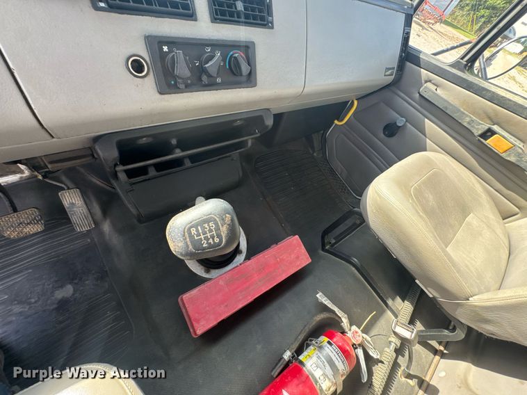 image for item DU9211 2003 Freightliner FL70 hydrovac truck