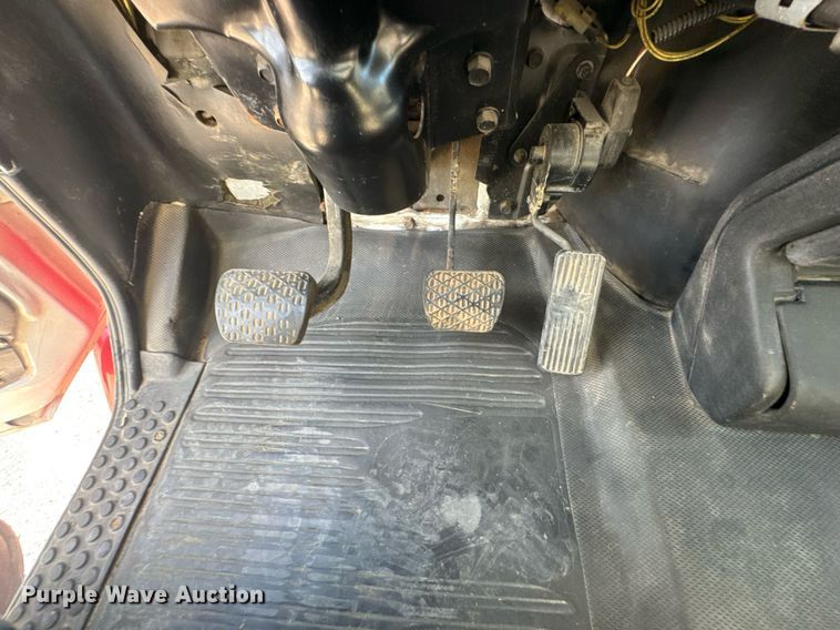 image for item DU9211 2003 Freightliner FL70 hydrovac truck