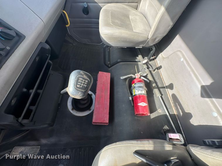 image for item DU9211 2003 Freightliner FL70 hydrovac truck