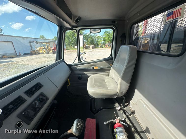 image for item DU9211 2003 Freightliner FL70 hydrovac truck