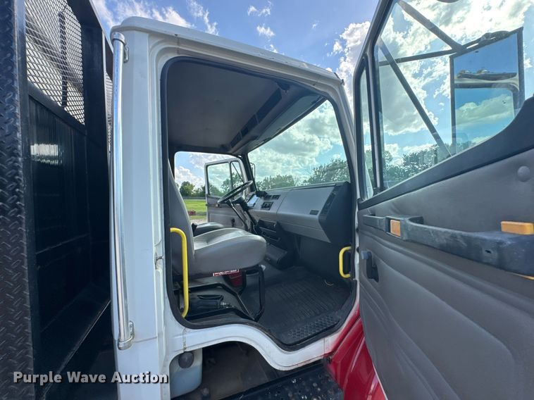 image for item DU9211 2003 Freightliner FL70 hydrovac truck