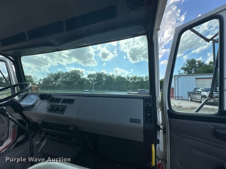 image for item DU9211 2003 Freightliner FL70 hydrovac truck