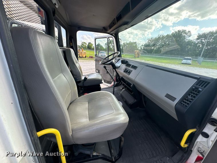 image for item DU9211 2003 Freightliner FL70 hydrovac truck