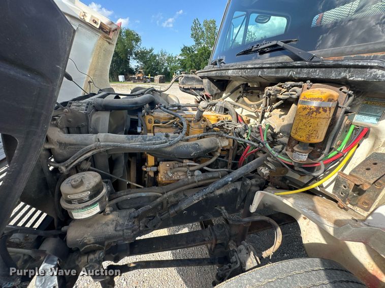 image for item DU9211 2003 Freightliner FL70 hydrovac truck