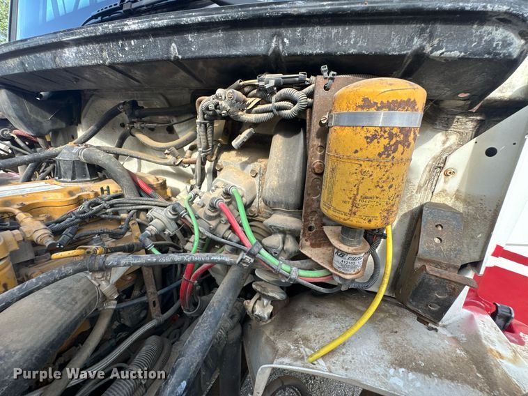 image for item DU9211 2003 Freightliner FL70 hydrovac truck