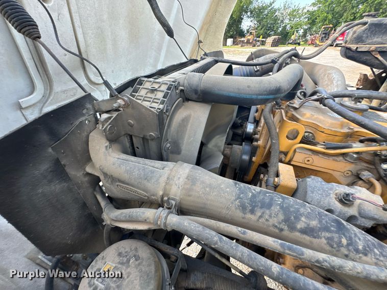 image for item DU9211 2003 Freightliner FL70 hydrovac truck