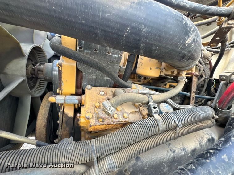 image for item DU9211 2003 Freightliner FL70 hydrovac truck