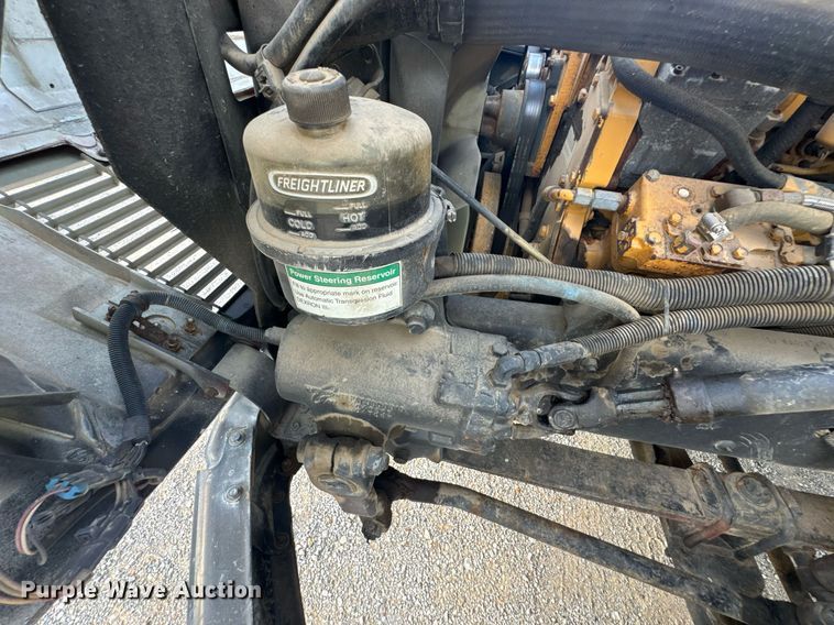 image for item DU9211 2003 Freightliner FL70 hydrovac truck