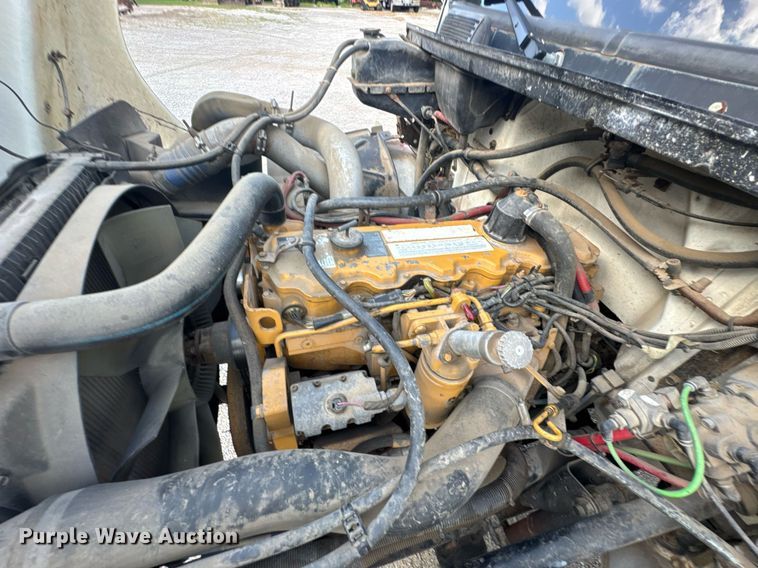 image for item DU9211 2003 Freightliner FL70 hydrovac truck