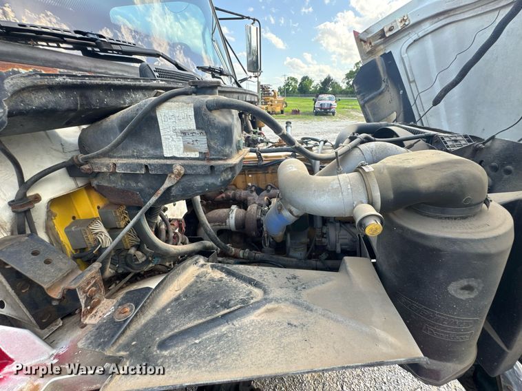 image for item DU9211 2003 Freightliner FL70 hydrovac truck