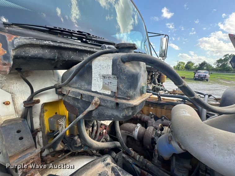 image for item DU9211 2003 Freightliner FL70 hydrovac truck