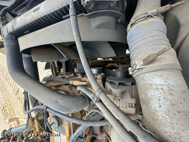 image for item DU9211 2003 Freightliner FL70 hydrovac truck