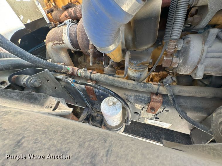 image for item DU9211 2003 Freightliner FL70 hydrovac truck