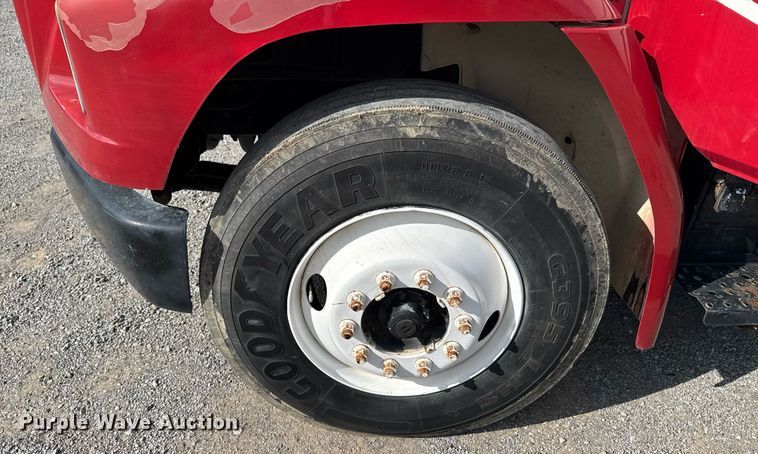 image for item DU9211 2003 Freightliner FL70 hydrovac truck