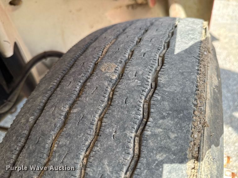 image for item DU9211 2003 Freightliner FL70 hydrovac truck