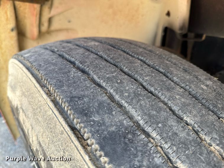 image for item DU9211 2003 Freightliner FL70 hydrovac truck