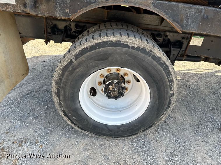 image for item DU9211 2003 Freightliner FL70 hydrovac truck