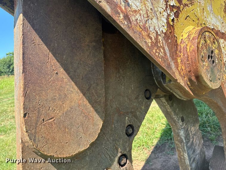 image for item DU9212 1991 Caterpillar EL200B excavator